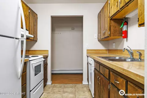 305 E 24th Ave, Anchorage, AK 99503 photo 21