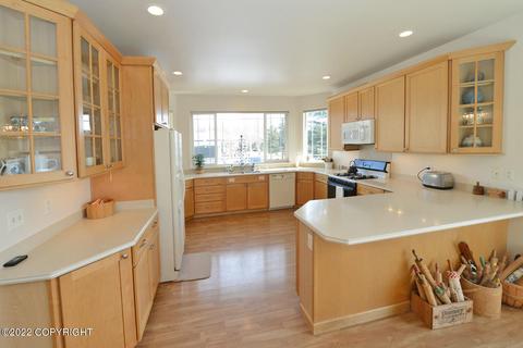 10052 Excursion Cir, Anchorage, AK 99515 photo 4