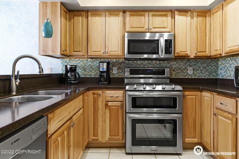 6646 Cimarron Cir, Anchorage, AK 99504 photo 2