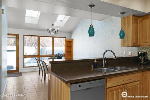6646 Cimarron Cir, Anchorage, AK 99504 photo 4
