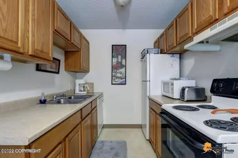 5306 E 24th Ave, Anchorage, AK 99508 photo 9