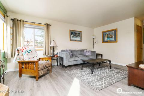 8024 Rosebud Cir, Anchorage, AK 99502 photo 3