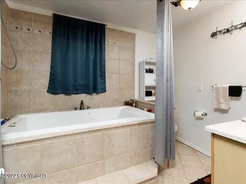 1600 E 40th Ct, Anchorage, AK 99508 photo 33