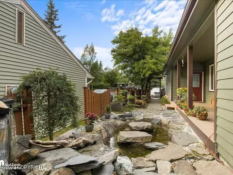 1600 E 40th Ct, Anchorage, AK 99508 photo 4