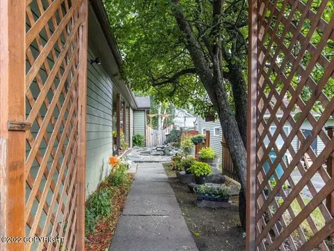 1600 E 40th Ct, Anchorage, AK 99508 photo 3