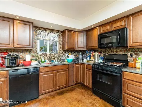 1600 E 40th Ct, Anchorage, AK 99508 photo 27