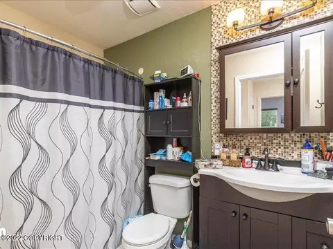1600 E 40th Ct, Anchorage, AK 99508 photo 21