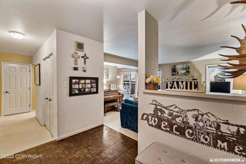 2134 Dawnlight Ct, Anchorage, AK 99501 photo 4