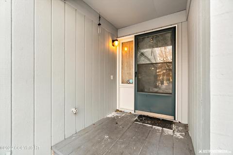 2134 Dawnlight Ct, Anchorage, AK 99501 photo 2