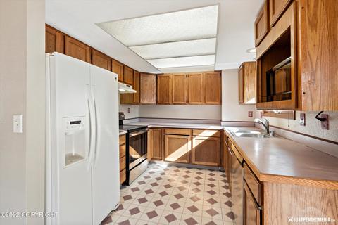 12245 Winter Park Pl, Eagle River, AK 99577 photo 5