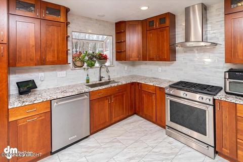 9823 Dinaaka Dr, Eagle River, AK 99577 photo 5