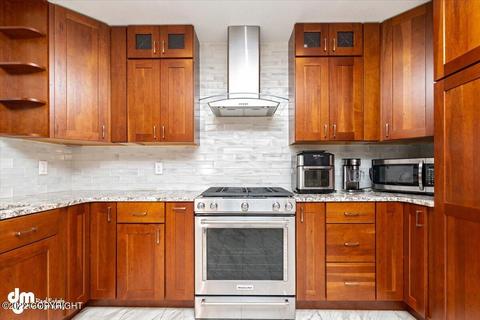 9823 Dinaaka Dr, Eagle River, AK 99577 photo 6
