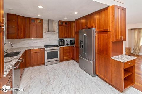 9823 Dinaaka Dr, Eagle River, AK 99577 photo 8
