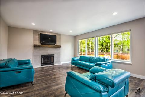 8719 Lassen St, Eagle River, AK 99577 photo 11