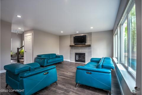 8719 Lassen St, Eagle River, AK 99577 photo 10