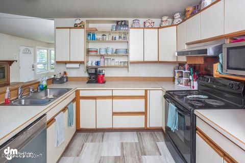 2423 E 50th Ave, Anchorage, AK 99507 photo 13