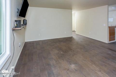 2423 E 50th Ave, Anchorage, AK 99507 photo 9
