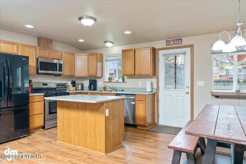 3434 E 17th Ave, Anchorage, AK 99508 photo 7