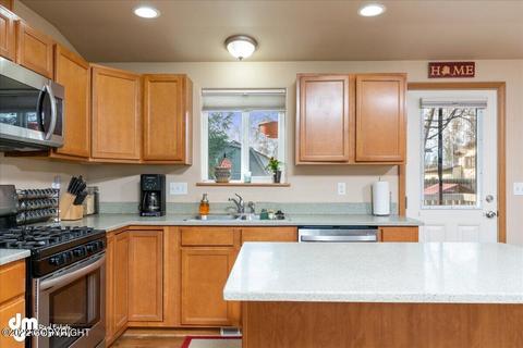 3434 E 17th Ave, Anchorage, AK 99508 photo 11