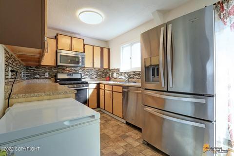 8071 Evans Cir, Anchorage, AK 99507 photo 17