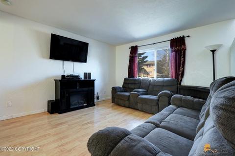 8071 Evans Cir, Anchorage, AK 99507 photo 10