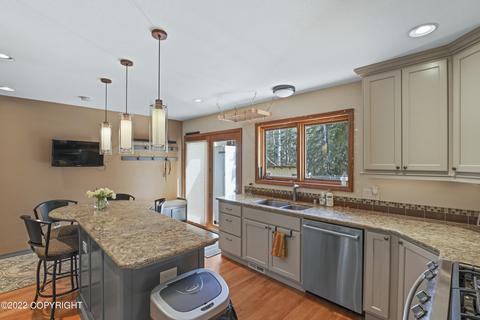 10635 Crest View Ln, Eagle River, AK 99577 photo 10