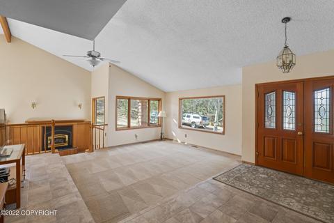 10635 Crest View Ln, Eagle River, AK 99577 photo 3