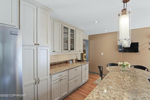 10635 Crest View Ln, Eagle River, AK 99577 photo 11