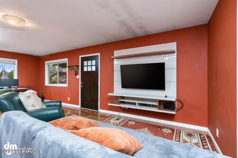 3326 E 16th Ave, Anchorage, AK 99508 photo 2