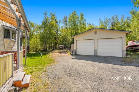 17634 Almdale Ave, Eagle River, AK 99577 photo 3