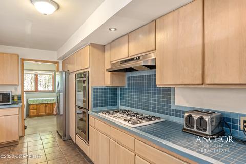 17634 Almdale Ave, Eagle River, AK 99577 photo 6