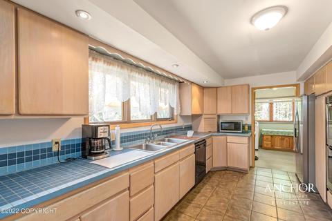 17634 Almdale Ave, Eagle River, AK 99577 photo 7