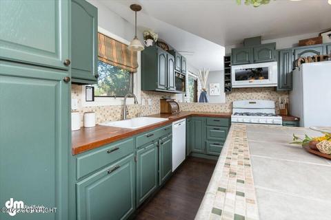 19424 Middleton Loop, Eagle River, AK 99577 photo 11