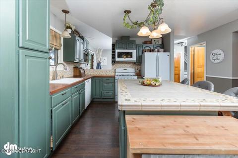 19424 Middleton Loop, Eagle River, AK 99577 photo 3