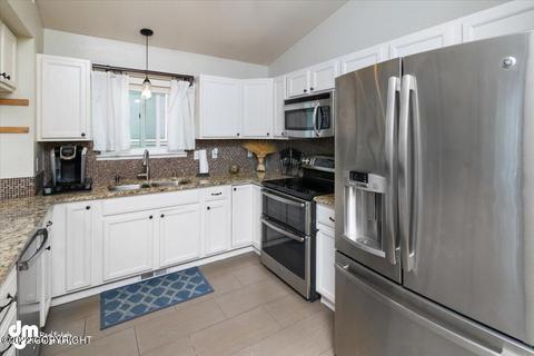 8933 Meadow Park Cir, Eagle River, AK 99577 photo 17