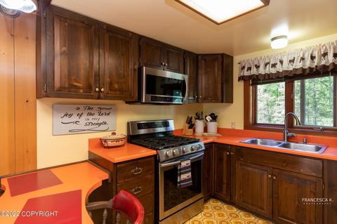 2201 E Groshan Loop, Wasilla, AK 99654 photo 5
