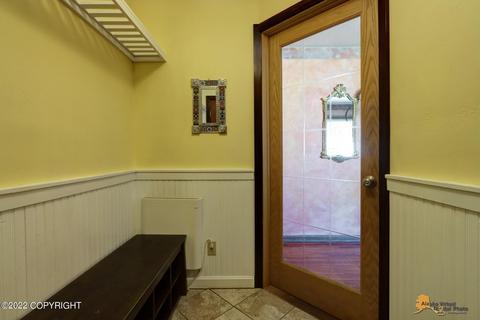1736 Logan St, Anchorage, AK 99508 photo 4