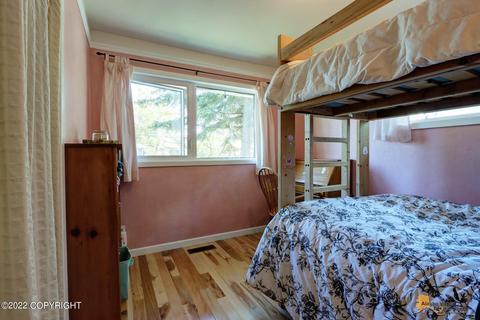 1736 Logan St, Anchorage, AK 99508 photo 25
