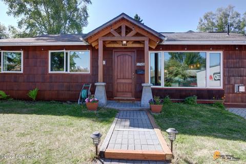 1736 Logan St, Anchorage, AK 99508 photo 1