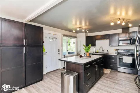 18943 Man O War Rd, Eagle River, AK 99577 photo 5