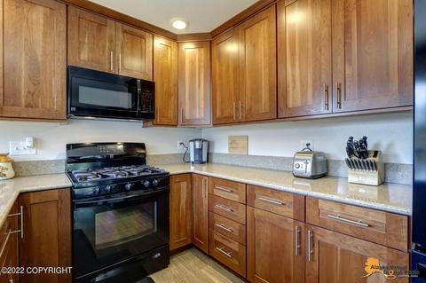 1706 E 58th Cir, Anchorage, AK 99507 photo 7