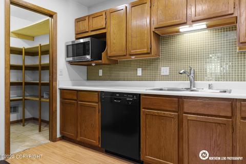 7336 Clairborne Dr, Anchorage, AK 99502 photo 6