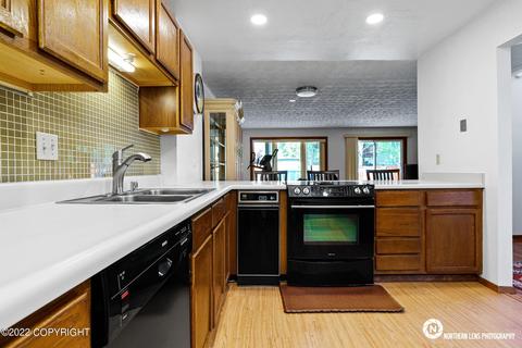 7336 Clairborne Dr, Anchorage, AK 99502 photo 5