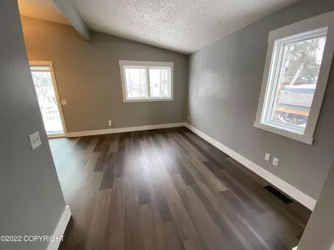 8022 E 32nd Ave, Anchorage, AK 99504 photo 4