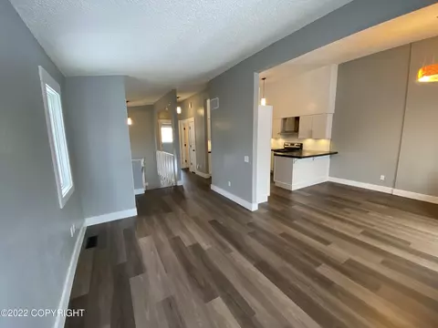 8022 E 32nd Ave, Anchorage, AK 99504 photo 3