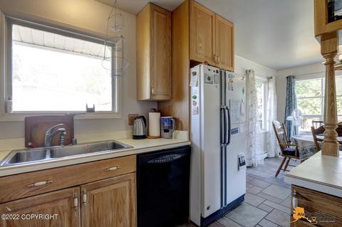 6647 E 16th Ave, Anchorage, AK 99504 photo 9