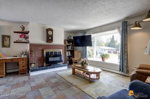 6647 E 16th Ave, Anchorage, AK 99504 photo 2
