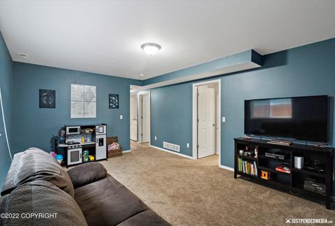 8911 Birch Park Cir, Eagle River, AK 99577 photo 10