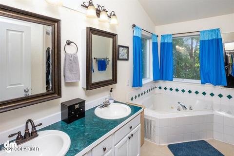 8001 Berry Patch Dr, Anchorage, AK 99502 photo 38