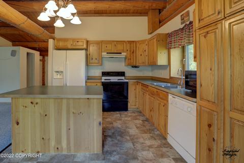 641 Cloud Rd, North Pole, AK 99705 photo 3